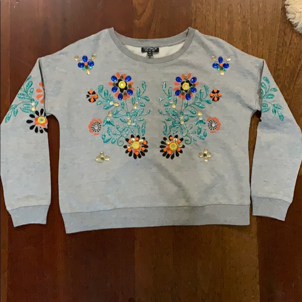 Grey long sleeved sweater